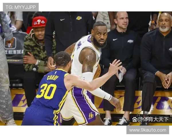 老传统上线！勇士第三节轰 39 分，5 分追近湖人